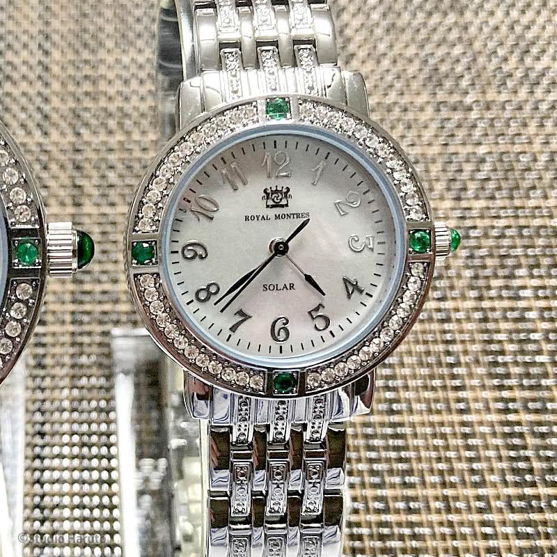  MONTRES ロイヤルモントレス エメラルド入り ソーラー 腕時計 ROYAL MONTRES エメラルド天然石 ソーラー腕時計 RM-0015-SVEL