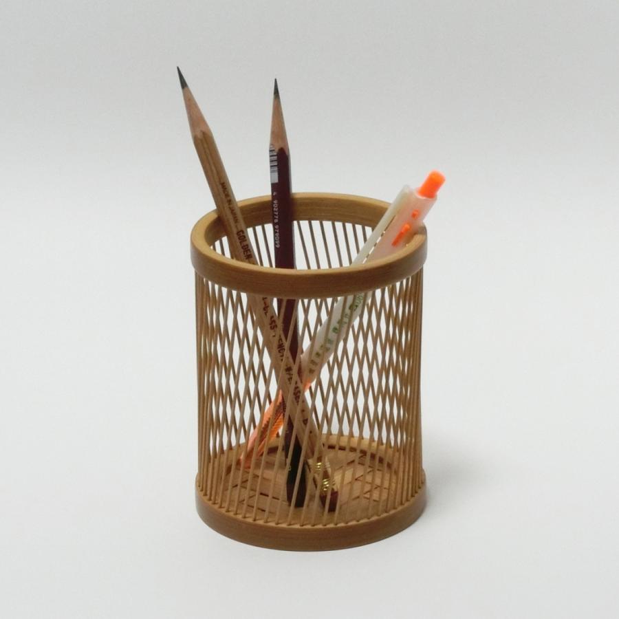 伝統的工芸品 駿河竹千筋細工 ペン立て 優 シングル 煤竹風 : 手作り
