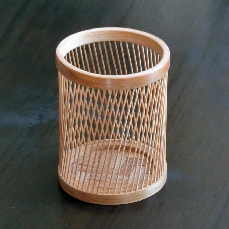 伝統的工芸品 駿河竹千筋細工 ペン立て 優 シングル 煤竹風 : 手作り