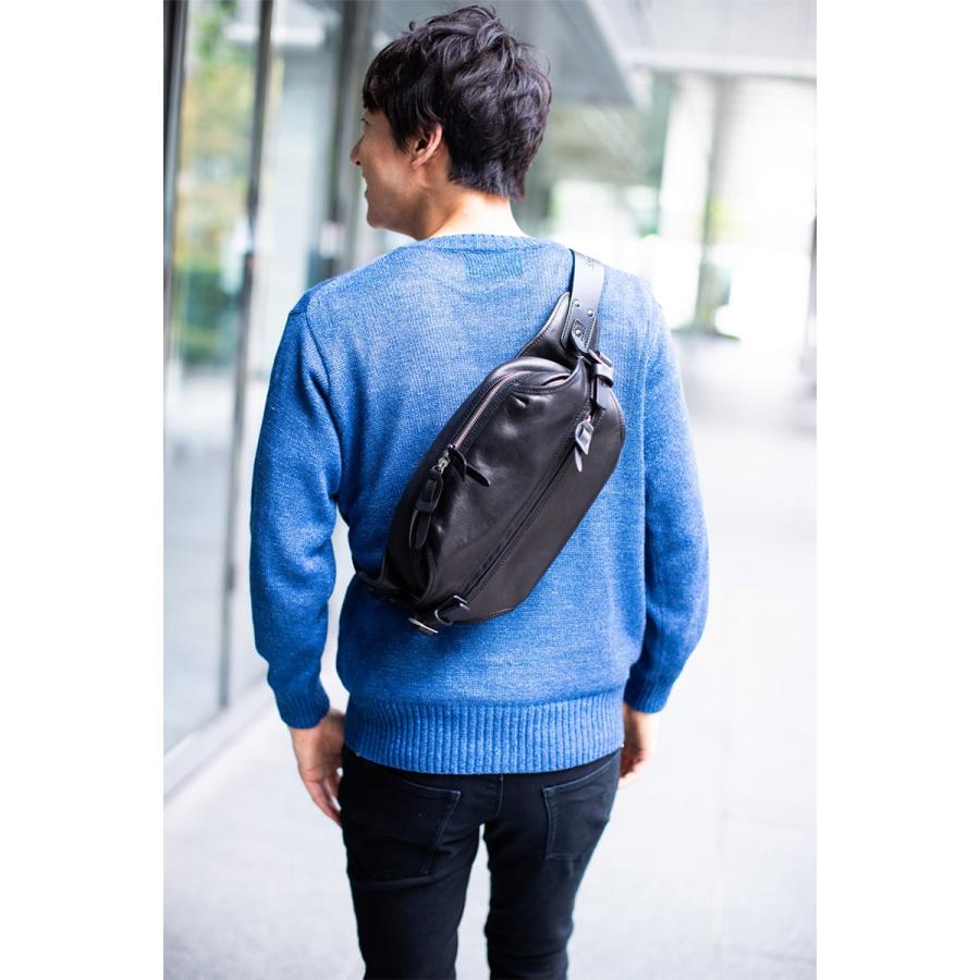 オープニングセール】 CORBO コルボ STRUT レザー ボディバッグ