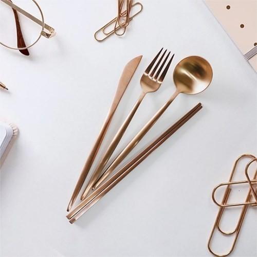 21年秋冬新作 韓国雑貨 選べる3カラー お箸 スプーン ナイフ フォーク ２セット 韓国食器 可愛い かわいい 韓国 お土産 Discoversvg Com