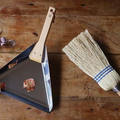 高知インター店 ほうき 箒 Redecker デルタ型ちりとり モロコシほうき スタンドセット ちりとり ほうきセット おしゃれ 屋外 最安値 Www Aqtsolutions Com