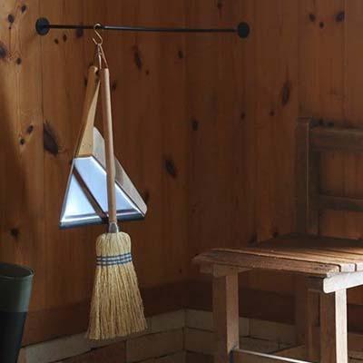 高知インター店 ほうき 箒 Redecker デルタ型ちりとり モロコシほうき スタンドセット ちりとり ほうきセット おしゃれ 屋外 最安値 Www Aqtsolutions Com