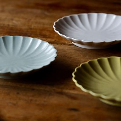 ★新品未使用 ★有田焼　銀彩菊割型 小皿　取皿　4枚セット ☆新品未使用 ☆有田焼 銀彩菊割型 小皿 取皿 4枚