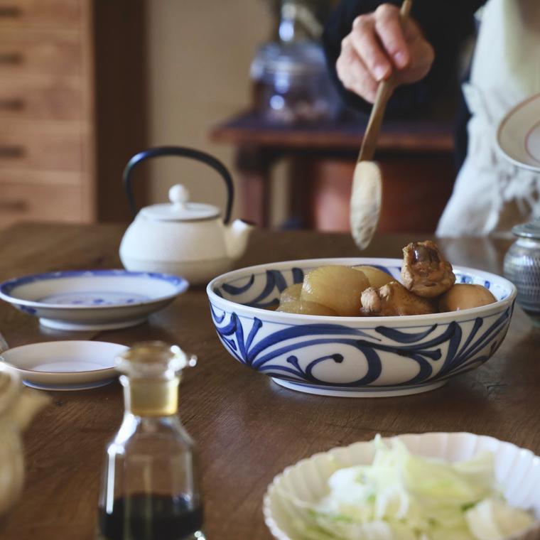 お皿 砥部焼 梅山窯 7寸平鉢 内外唐草 おしゃれ 器 和食器 砥部焼皿7寸