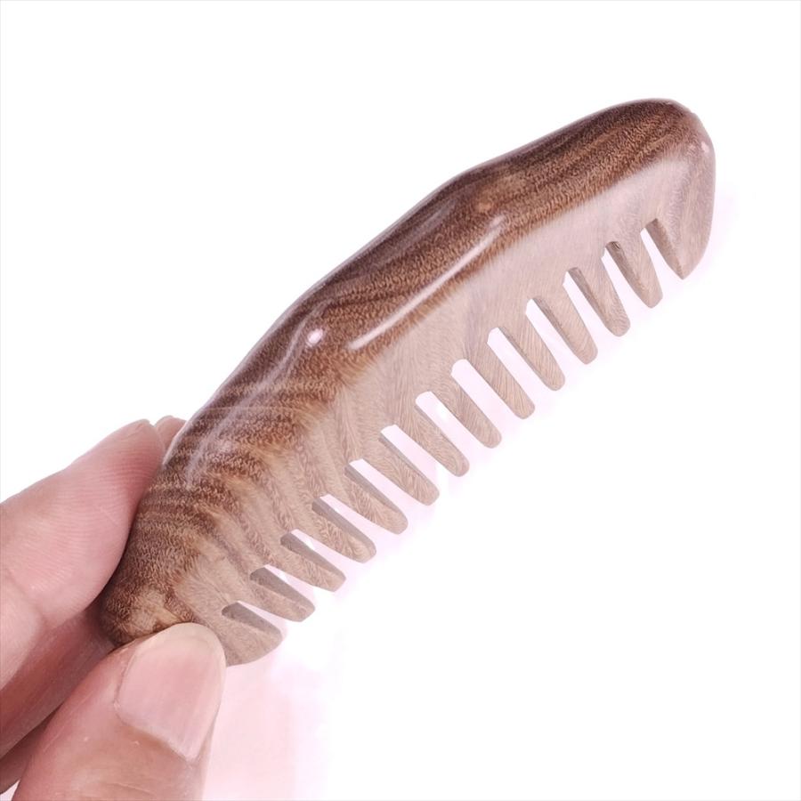 天然木 櫛 緑檀くし C0931w 波月型[幅広] 彫刻無し 約9.7cm |  | 03