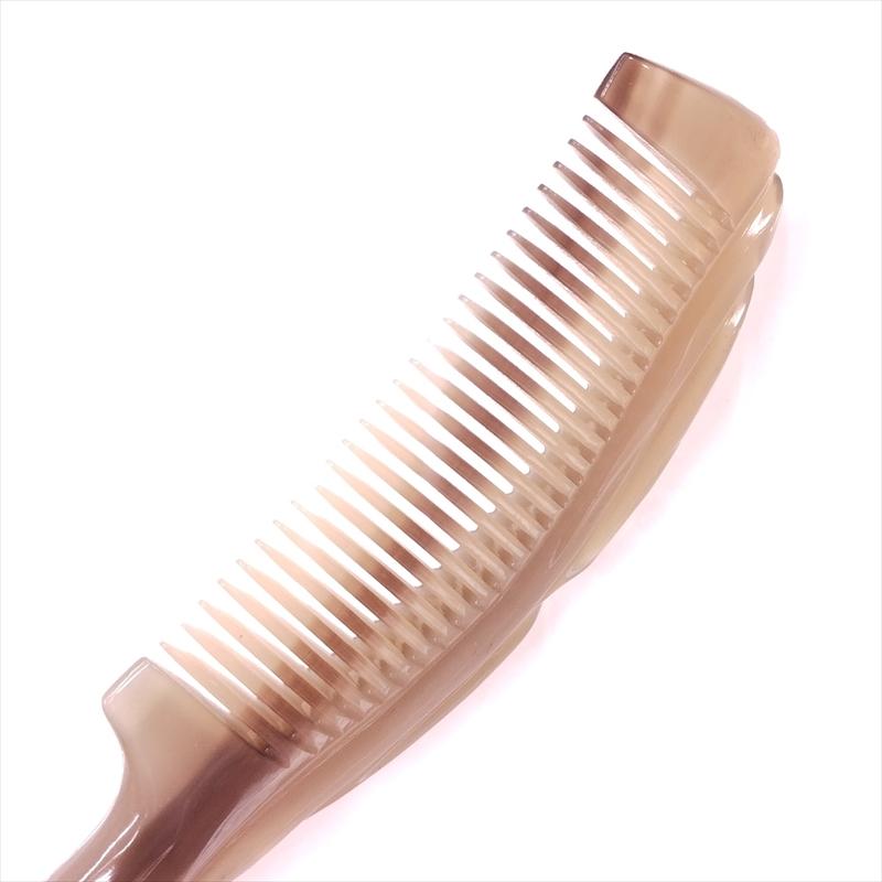 上質な櫛です Amazon | TAN MUJIANG 譚木匠 櫛 木製 水牛の角 くし サラサラ