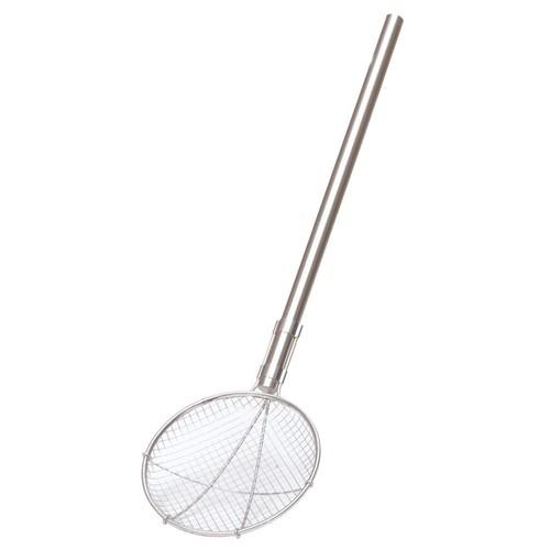 厨房用品 料理道具 / パイプ柄給食用すくい網丸型 極荒目 24cm 柄長60cm 寸法: ヘッド部外径:240mm ハンドル部外径:27.2 x 長さ:600mm