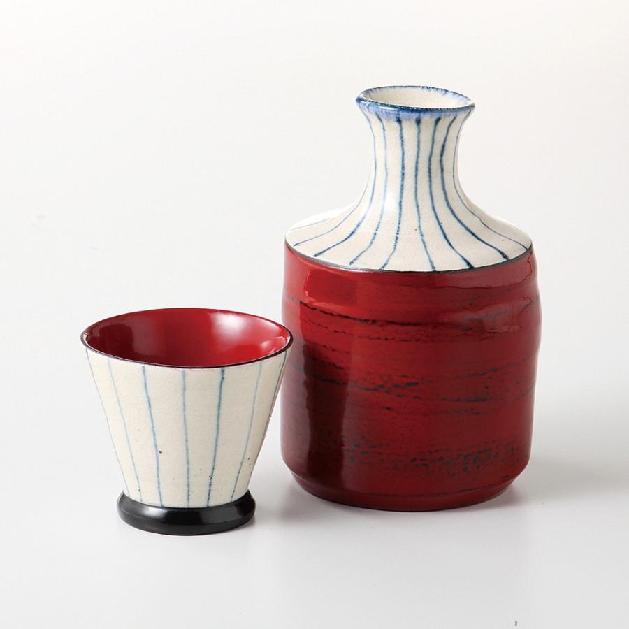 酒器セット 漆陶そう吉　酒器セット　十草根来（赤） [ 品：徳利 x 1 / R7.8 x 12cm 250cc 盃 x 1 / R6.3 x 5.6cm 70cc 箱：14.5 x 12 x 11cm ]