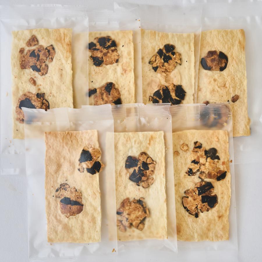 パリッと薄焼き　岡山作州黒せんべい |  | 05