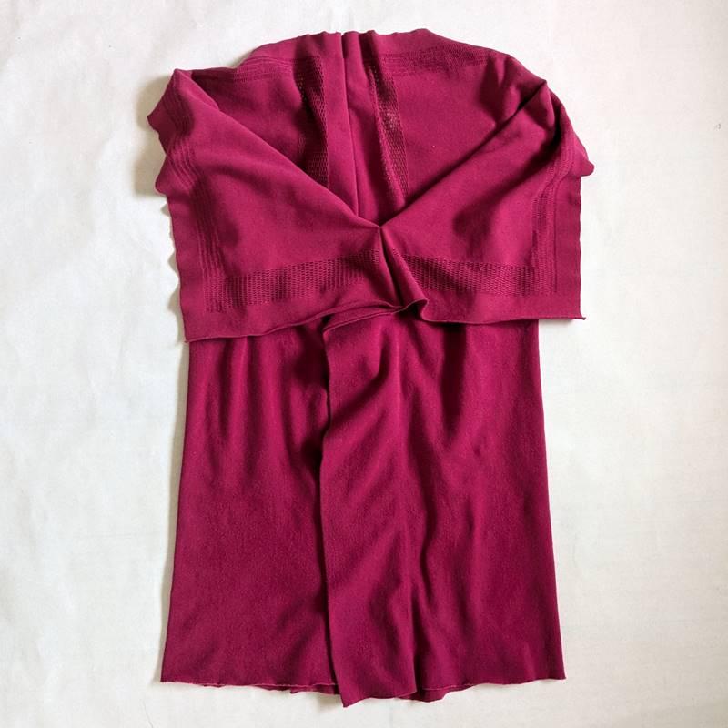 イッセイミヤケ◇INSIDE◇紅色 ルビーレッド◇袖なし ノースリーブ  