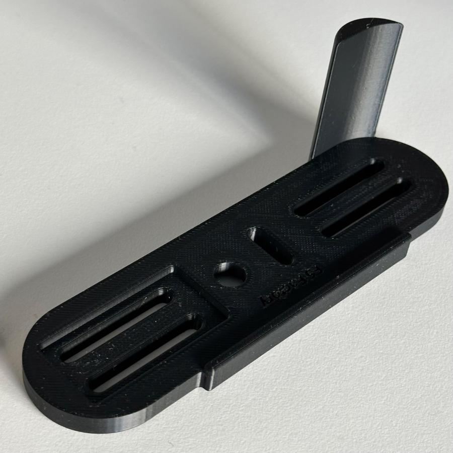 Leica M Typ 240用 3Dプリンター製カスタムグリップ（カーボン）仕上げ