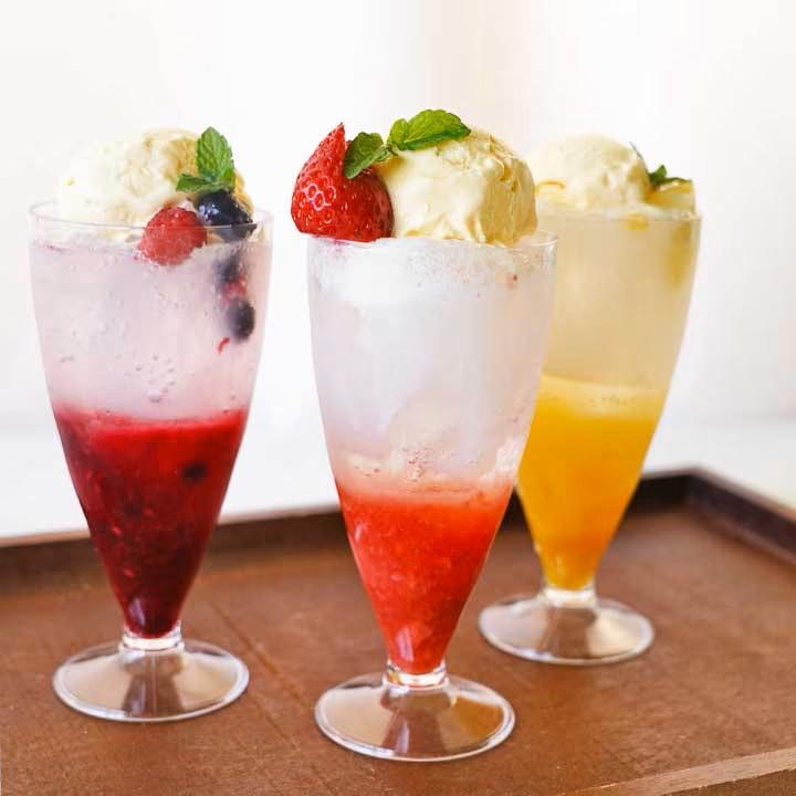 牛乳で作る 飲むデザート まるごとベリーベリー1食8.8ｇアスザックフーズ 牛乳デザート 牛乳 いちご デザート 簡単 インスタント フリーズドライ ベリーベリー |  | 02