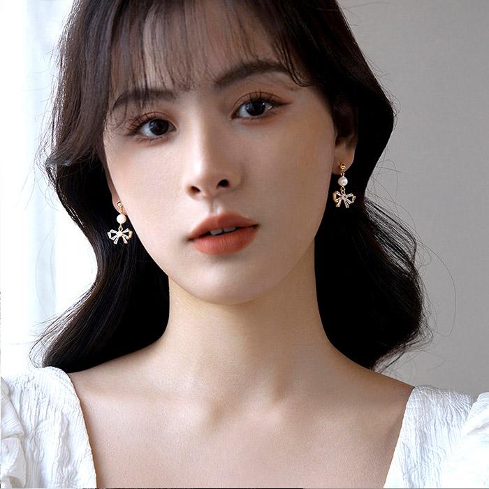 クリップイヤリング パール バレンタイン 結婚式 誕生日 リボン 上品 ジルコン アクセサリー 華奢 シンプル フェミニン ノンホールピアス |  | 02