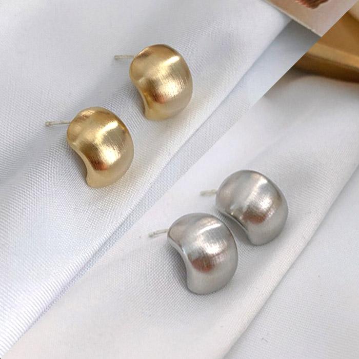 アンティーク調 イヤリング レディース ピアス 上品 アクセサリー 存在感 マット ゴールド エレガント 小ぶり メタル ミニ プレゼント ギフト シルバー |  | 12