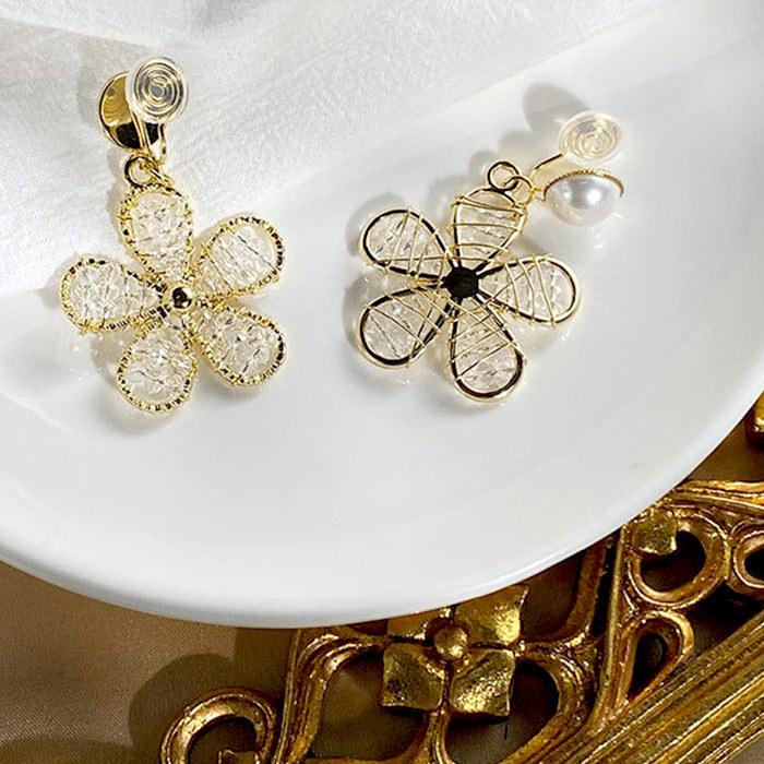 イヤリング 大ぶり 花 フラワー ビーズ パール 揺れる アクセサリー ゴールド レディース フェミニン 春 夏 プレゼント 最初の