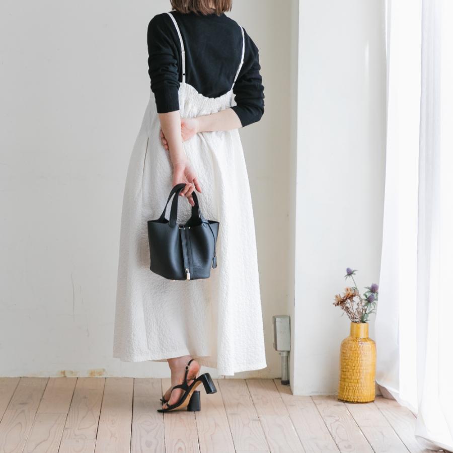 （新品）レンヌ　牛革キューブ型Ｓサイズ　バケツ型バッグ　アイボリー 新品・未使用）レンヌ 牛革キューブ型Sサイズ バケツ型バッグ