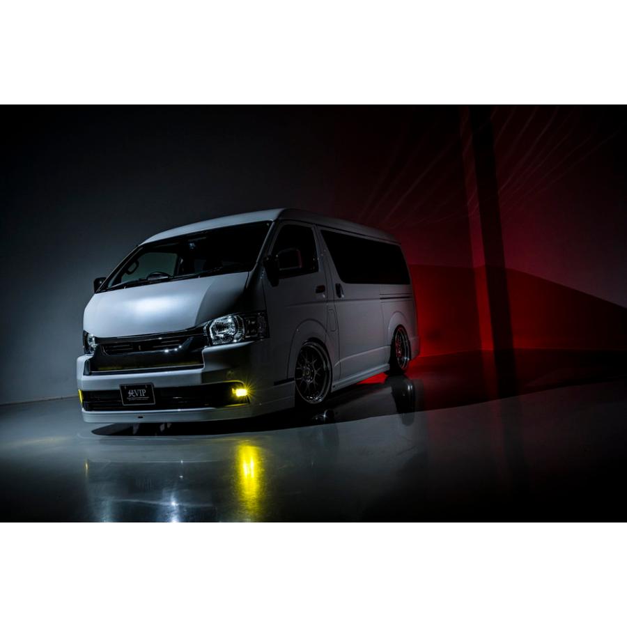 1/64 改トヨタハイエース VIP 風 Rays関村 1/64 改トヨタハイエース
