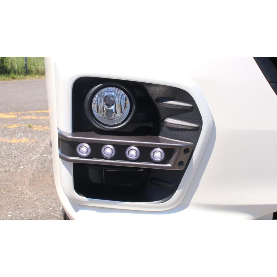新品　キャラバン NV350 フォグランプガーニッシュ LED8灯セット未塗装 NV350キャラバン標準ボディH29/7〜R3/10】フォグランプガーニッシュ