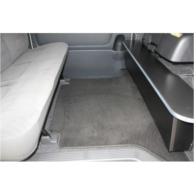 アイズ製　標準ボディ用スペースマット（ハイエース200 セカンドシート） ハイエース200系 専門店 ユーアイビークルのハイエース セカンド