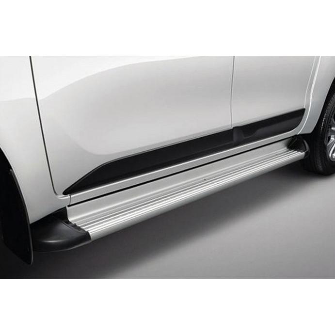 GUN125ハイラックス 海外トヨタ純正サイドステップ【アルマイト