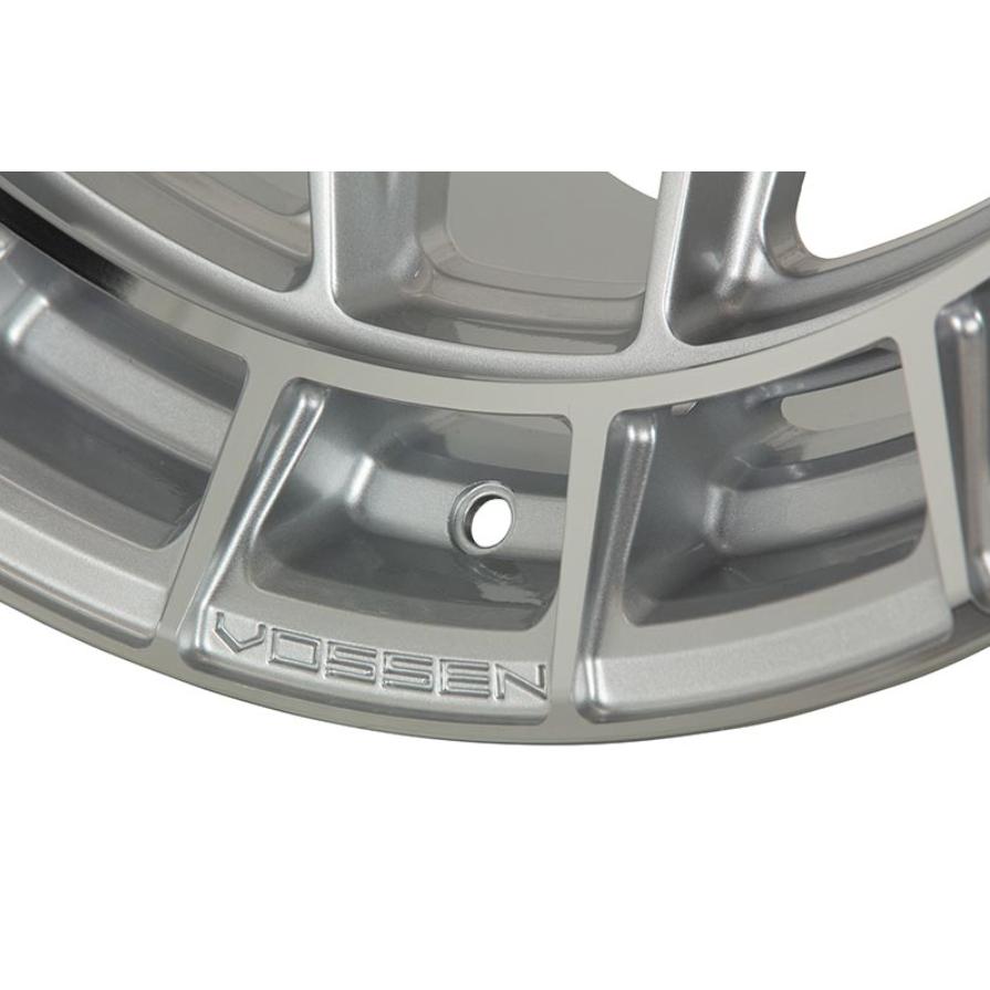 24インチホイール 300系ランドクルーザー/LX600 タイヤホイールセット VOSSEN/ヴォッセ