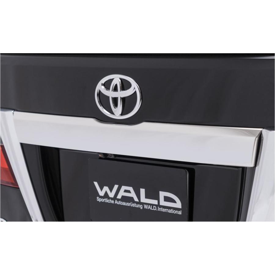 WALD(ヴァルド)300系グランエース用 リアゲートガーニッシュ1PCS｜sh-store