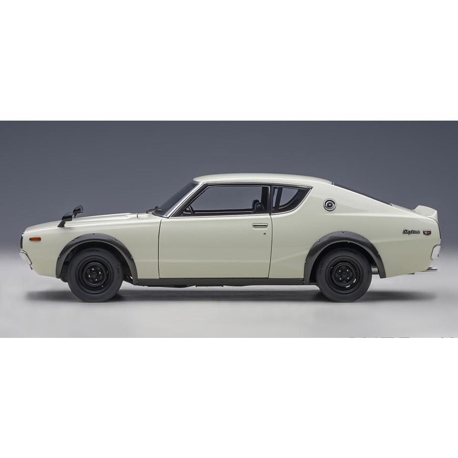 オートアート　1/18　日産 スカイライン 2000 GT-R (KPGC110) (ホワイト)　全開閉モデル |  | 02