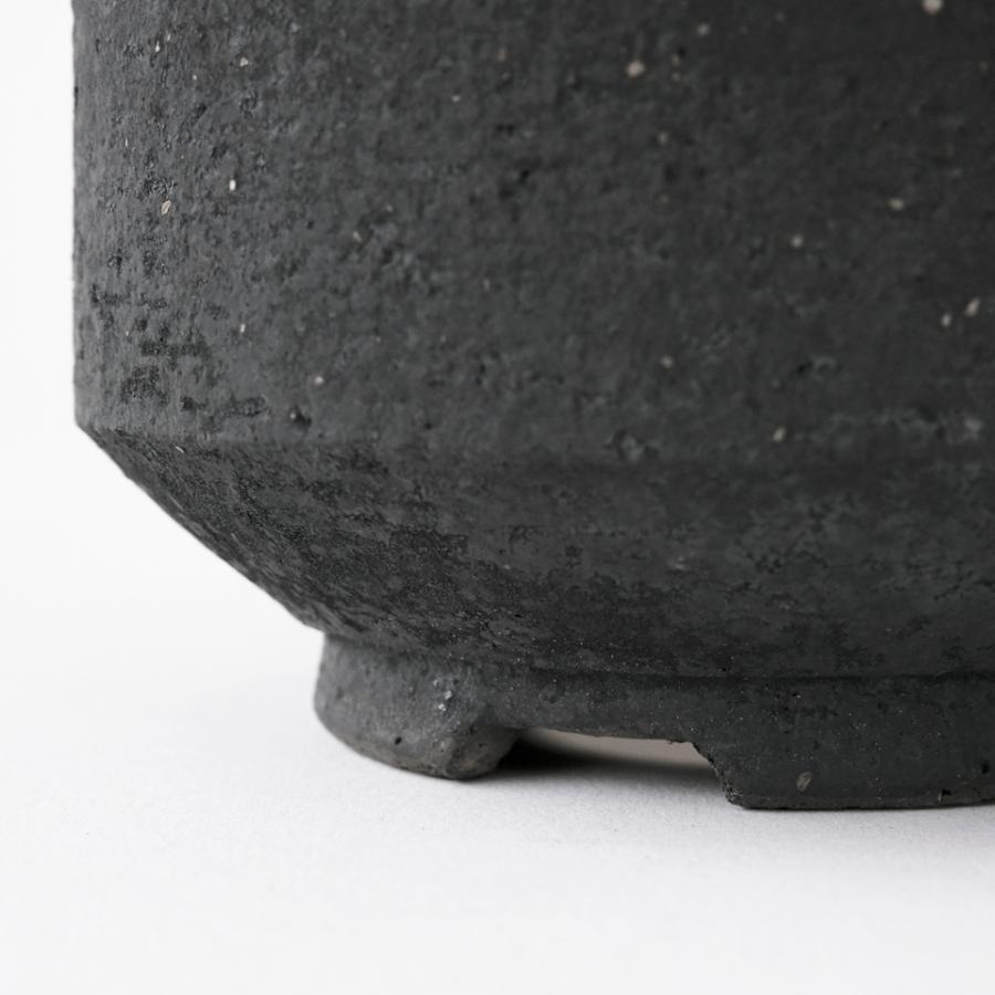 KAMIYAMA 黒鉄釉【中深エン付-M-】 φ12cm×H8.5cm 4号 植木鉢 陶器