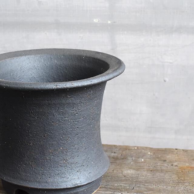 KAMIYAMA -OMOTO- POT【BLACK 5号】15cm×13cm かみ山陶器 万年青 黒 信楽焼 植木鉢 オモト 底穴大きい 深型 おしゃれ かっこいい アガベ コーデックス｜shallowplants｜02