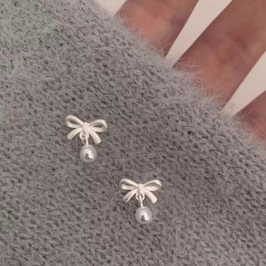 ピアス 金属アレルギー スタッドピアス リボン 小さめ シンプル