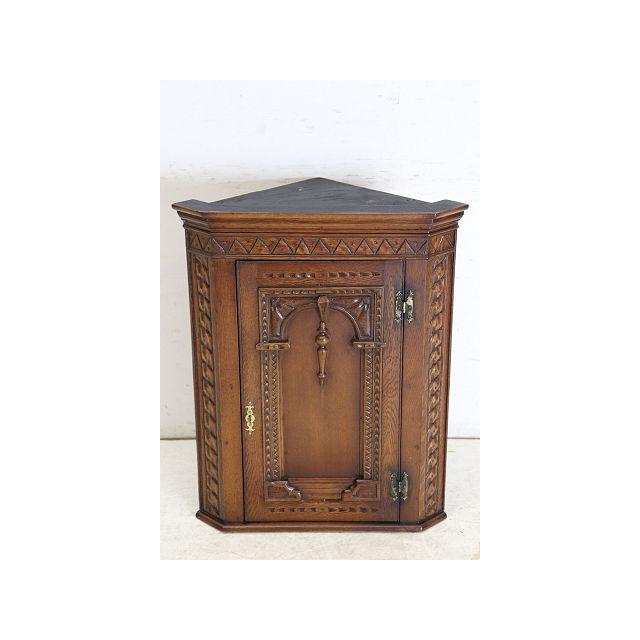 ca-5　1930年代イギリス製アンティーク　オーク　ゴシック様式　壁掛け　コーナーカップボード　コーナー家具　食器棚 | 