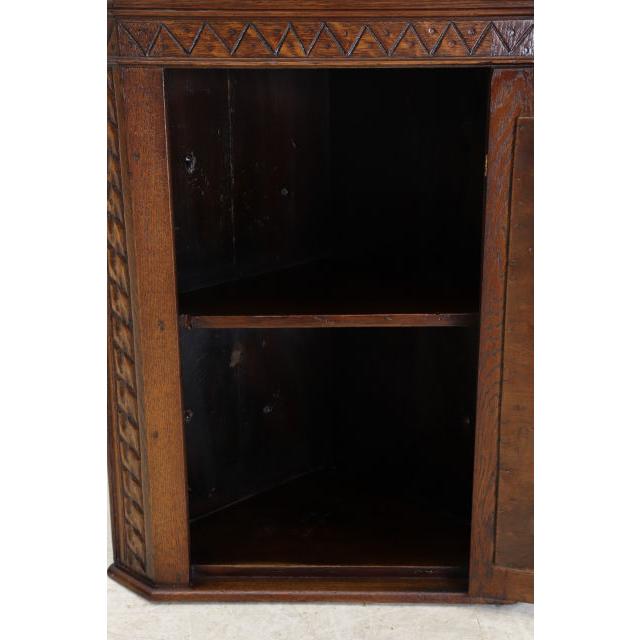 ca-5　1930年代イギリス製アンティーク　オーク　ゴシック様式　壁掛け　コーナーカップボード　コーナー家具　食器棚 |  | 18