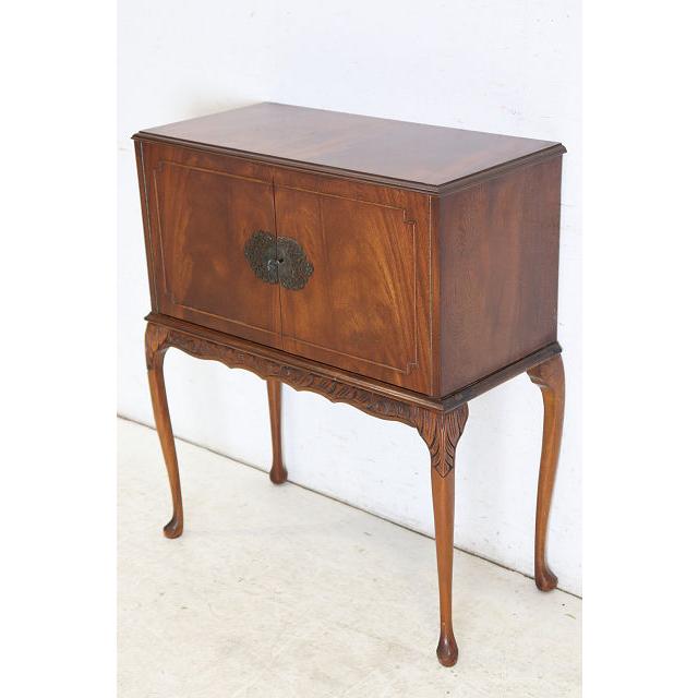 cb-10　1960年代イギリス製ビンテージ　ウォルナット　ビクトリアンスタイル　カクテルキャビネット　カップボード　食器棚　収納家具 |  | 03