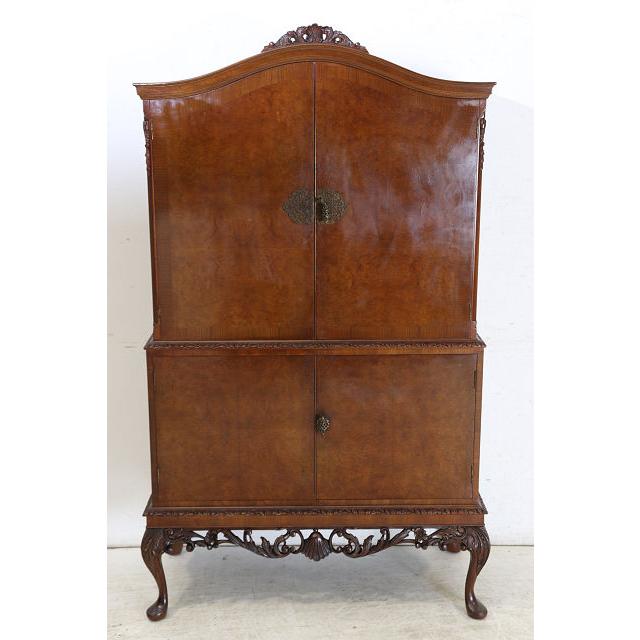 cb-5　1960年代イギリス製ヴィンテージ　ウォルナット　ビクトリアンスタイル　カクテルキャビネット　カップボード　食器棚　収納家具 |  | 02