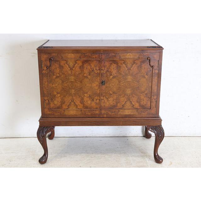 cb-9　1960年代イギリス製ヴィンテージ　ウォルナット　ビクトリアンスタイル　カクテルキャビネット　カップボード　食器棚　収納家具 |  | 03