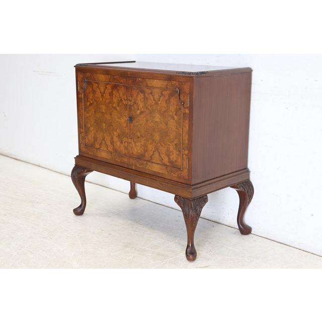 cb-9　1960年代イギリス製ヴィンテージ　ウォルナット　ビクトリアンスタイル　カクテルキャビネット　カップボード　食器棚　収納家具 |  | 04