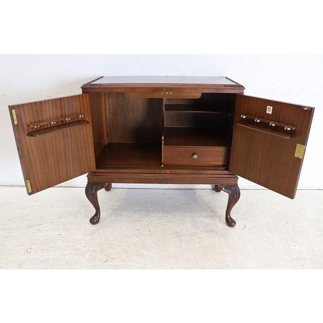 cb-9　1960年代イギリス製ヴィンテージ　ウォルナット　ビクトリアンスタイル　カクテルキャビネット　カップボード　食器棚　収納家具 |  | 09