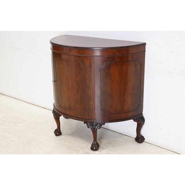 sb-3　1930年代イギリス製アンティーク ビクトリアン様式 ウォルナット ボウルクロウフット カブリオーレ ハーフムーン サイドボード 収納家具 店舗什器 |  | 02