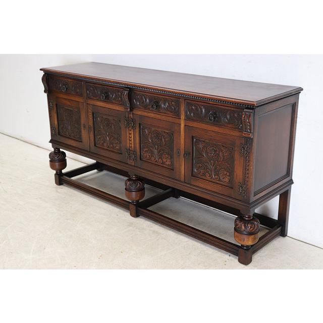 sb-6　1960年代イギリス製ビンテージ ビクトリアンスタイル オーク パイナップルレッグ サイドボード ローボード 大型 彫刻された バッフェ |  | 02