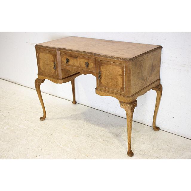 sb-8　1970年代 イギリス製 ヴィンテージ　ウォルナット材　クイーンアンスタイル　サイドボード　バッフェ | 