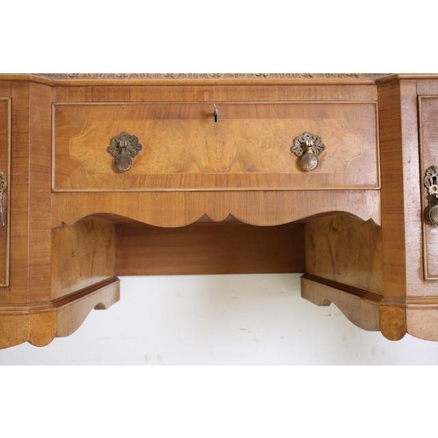 sb-8　1970年代 イギリス製 ヴィンテージ　ウォルナット材　クイーンアンスタイル　サイドボード　バッフェ |  | 13