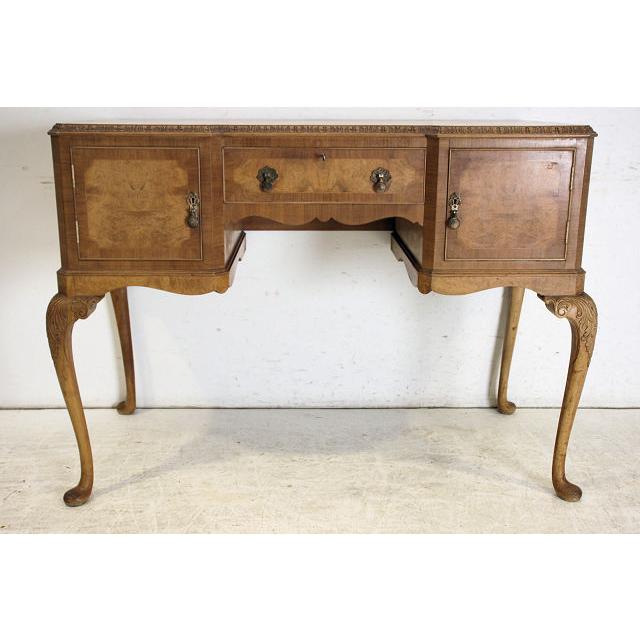 sb-8　1970年代 イギリス製 ヴィンテージ　ウォルナット材　クイーンアンスタイル　サイドボード　バッフェ |  | 04