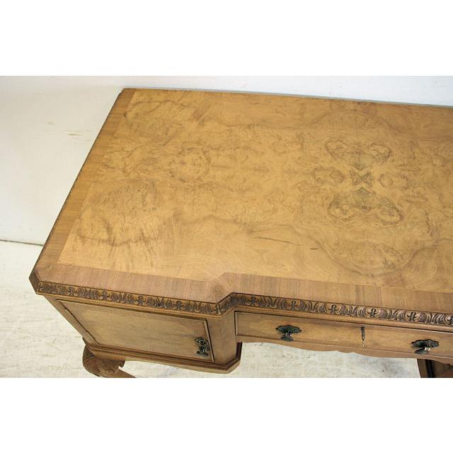 sb-8　1970年代 イギリス製 ヴィンテージ　ウォルナット材　クイーンアンスタイル　サイドボード　バッフェ |  | 06