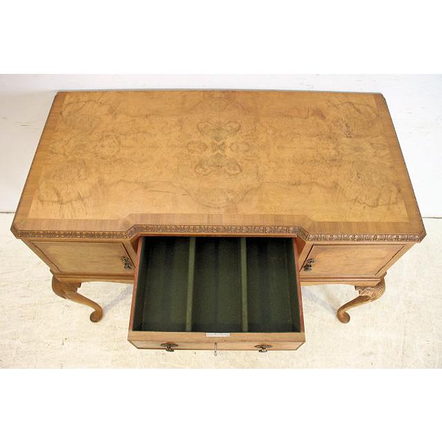 sb-8　1970年代 イギリス製 ヴィンテージ　ウォルナット材　クイーンアンスタイル　サイドボード　バッフェ |  | 09