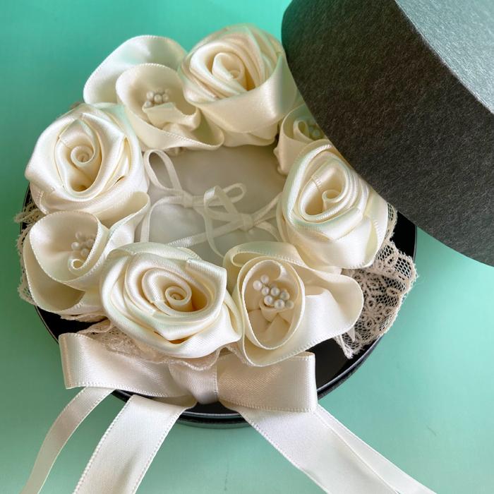 22年のクリスマスの特別な衣装 リングピロー手作りキット 墨色ボックスとローズのリングピロー シャンパンゴールド キットセット1個 花嫁diy 結婚祝い ウェディング