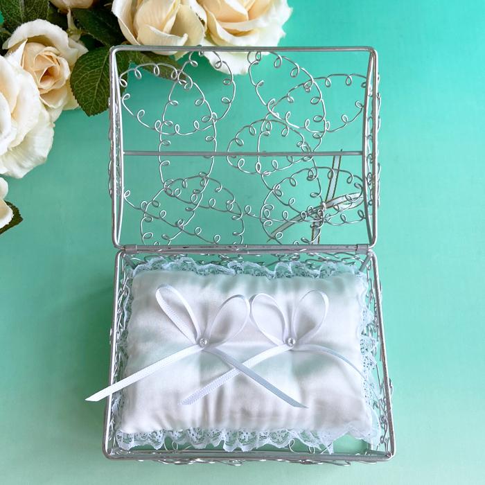 ボックス型リングピロー完成品 結婚式 シルバー ワイヤー シンプルが嬉しいリングボックス Box Pillow 幸せデリバリー 通販 Yahoo ショッピング