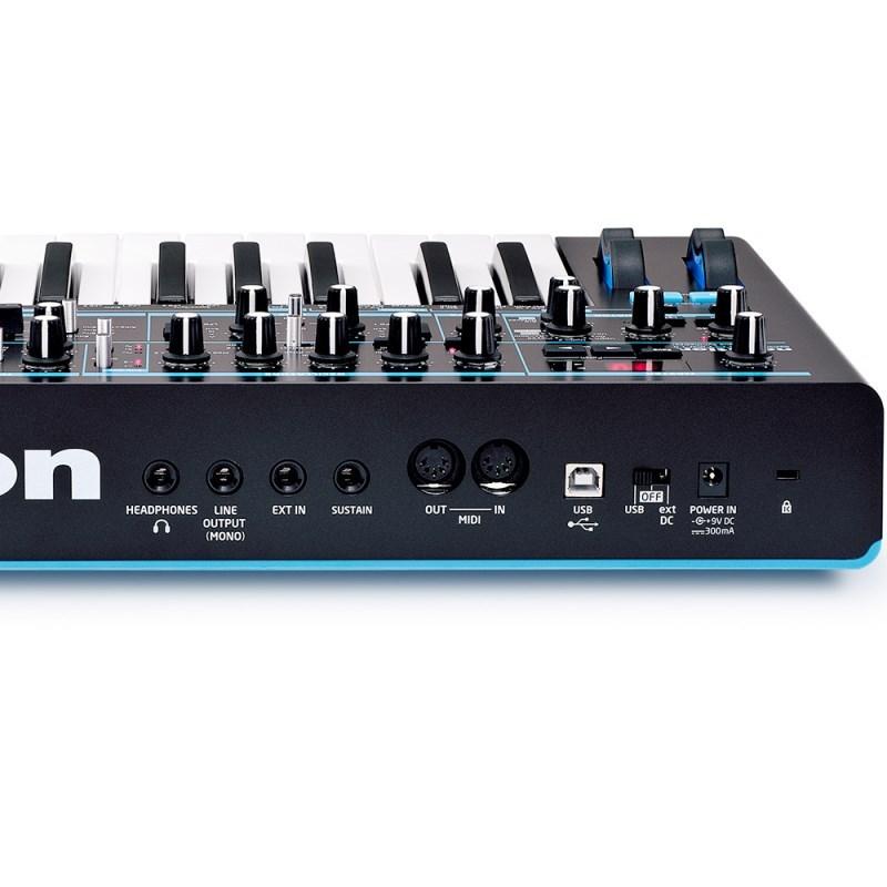 NOVATION Bass station II 【軍事基地専門職立ち会い場で試奏可能！】