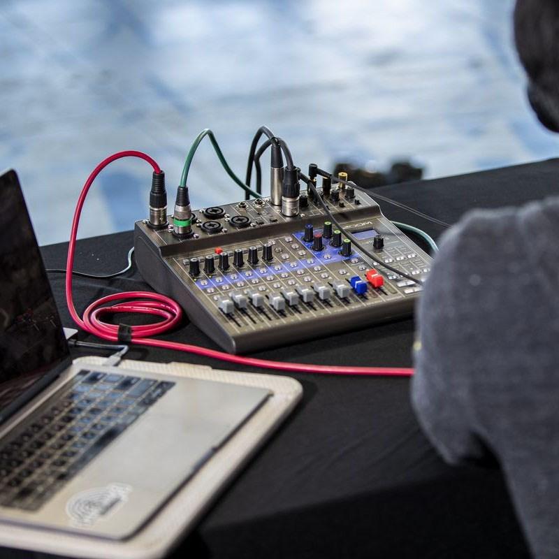 ズーム（zoom） ZOOM LiveTrak L-8 : 渋谷イケベ楽器村 - 通販 - Yahoo