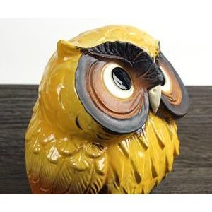 フクロウ置き物　信楽焼と木彫り フクロウ置き物 信楽焼と木彫り 信楽焼 フクロウ 置物 黄 首かしげ 5号